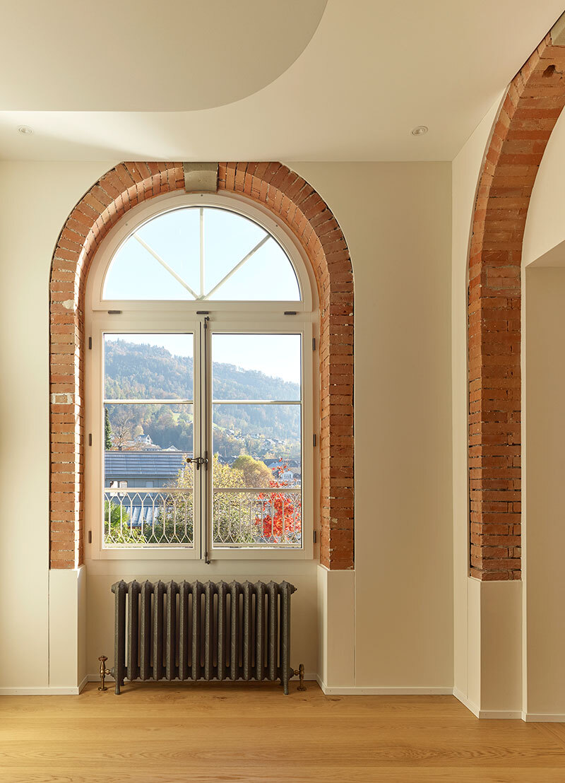 Fensterbogen mit Aussicht